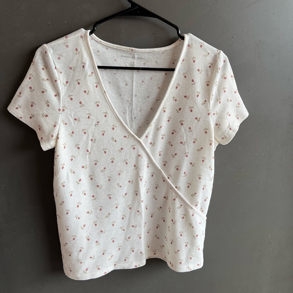AMERICAN EAGLE V-neck casual cute top
